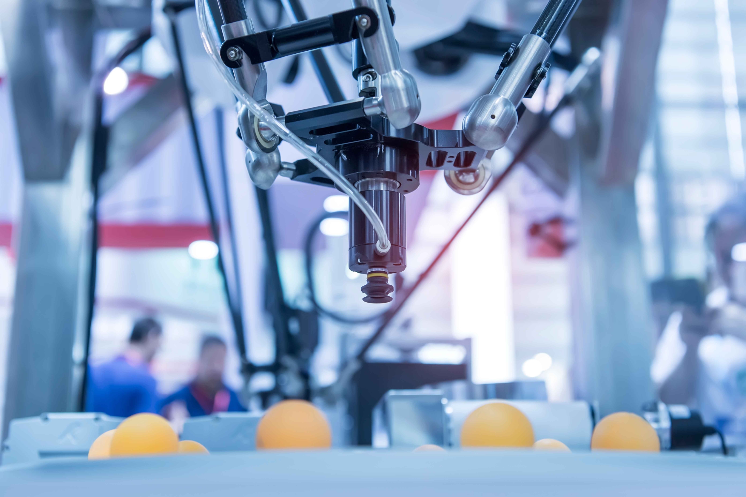 Vakuumgriber i brug til automation i produktion i Danmark